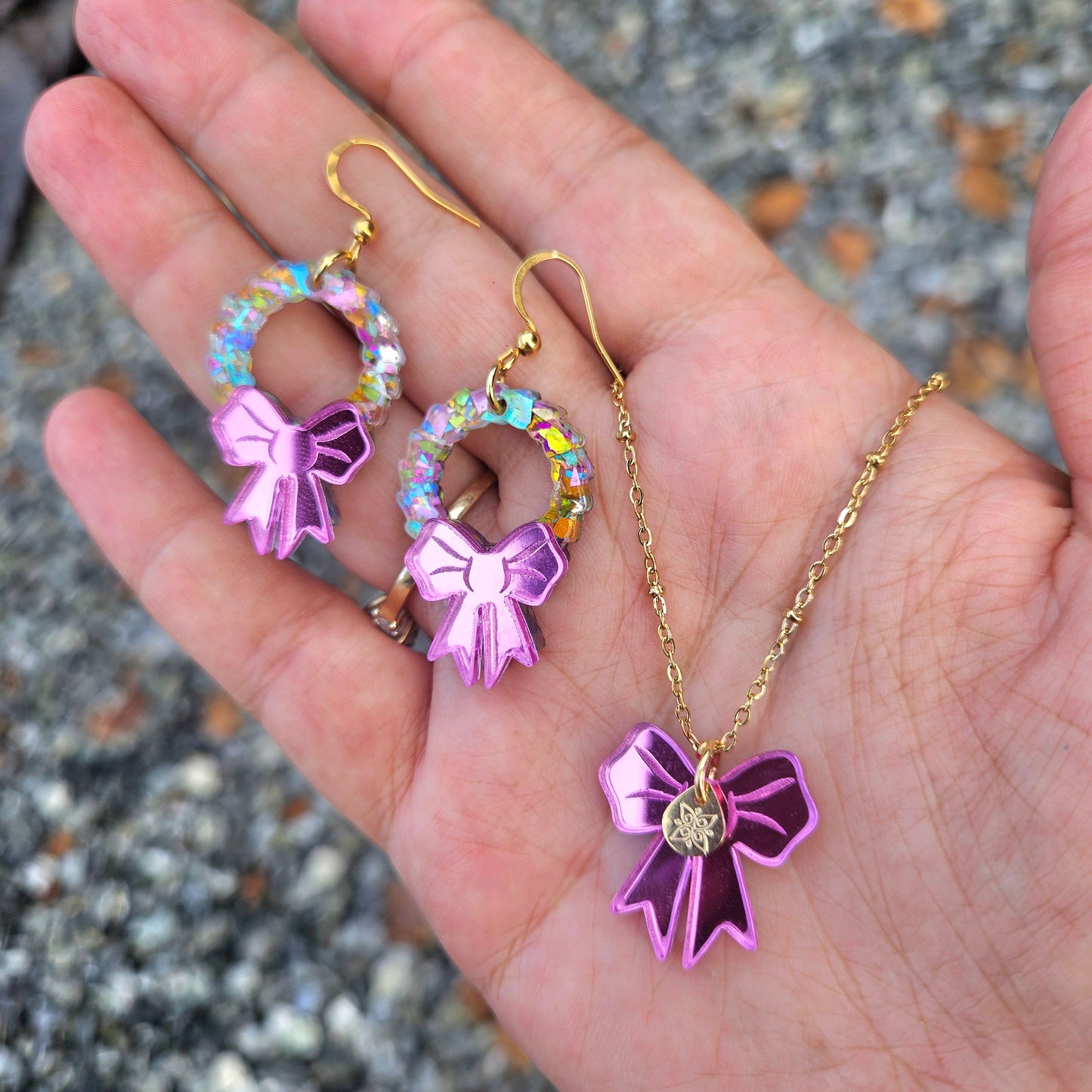 Collar Lazo Rosado Pantallas Aro Navideño