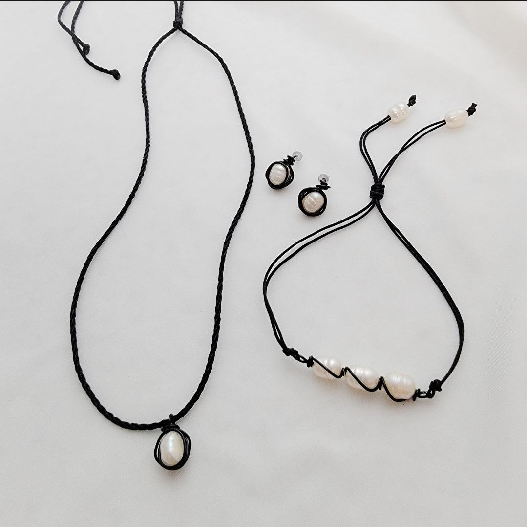 Just Black and Pearl